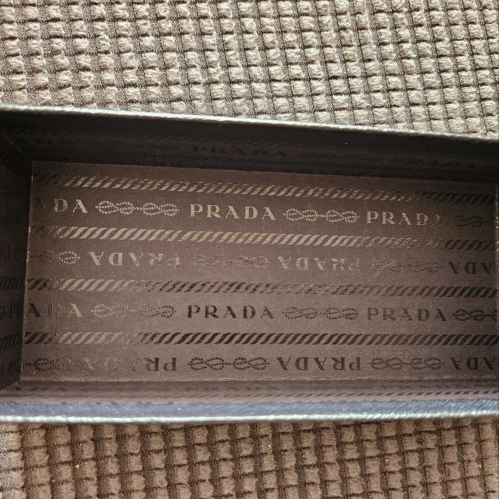 Prada Box - Picture 3 of 7